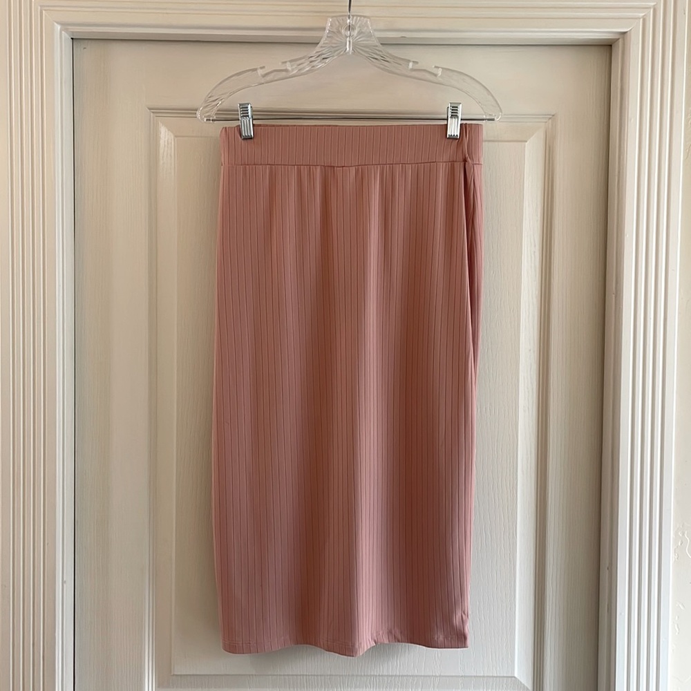 The Perfect Pink MIDI Skirt